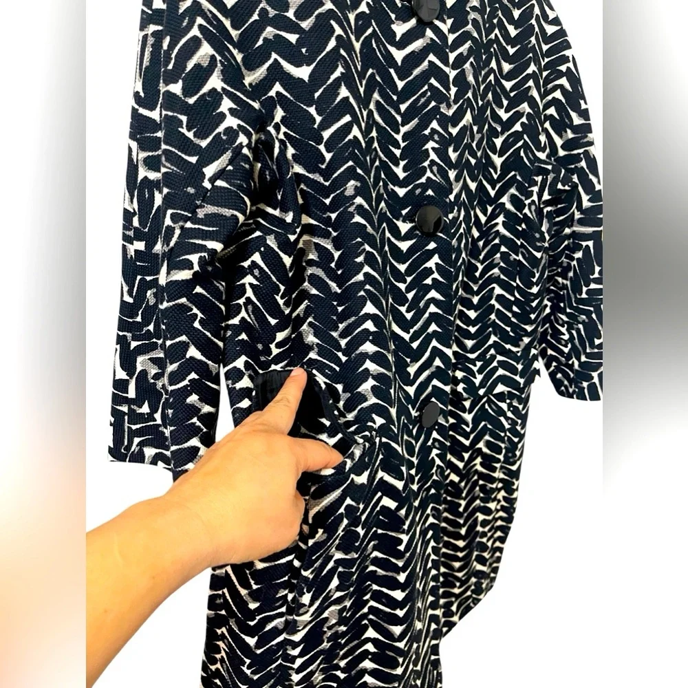 💚💚🌼NWOT TALBOTS Lightweight Coat Geometric Print - Picture 5 of 10